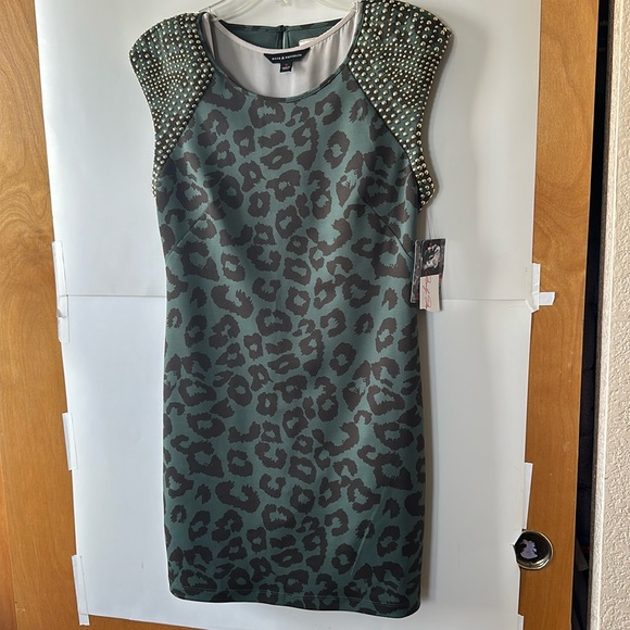 NWT Marilyn Monroe Mash green cheetah stud shoulder dress Size M - Picture 1 of 15